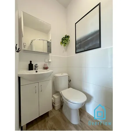 Apartament Birch Studio- Peaceful Retreat, 10 Minutes To Old Town & Seaside *