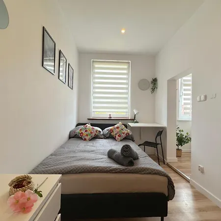 Birch Studio- Peaceful Retreat, 10 Minutes To Old Town & Seaside * Gdańsk