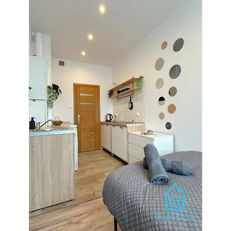 Apartment Birch Studio- Peaceful Retreat, 10 Minutes To Old Town & Seaside